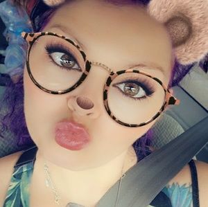 Meet your Posher, Afton